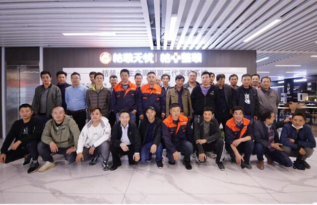 上海桔裝無(wú)憂(yōu)工程部部分員工合照